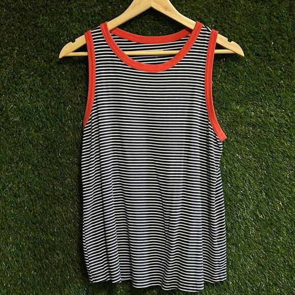 Bundle of 2 Tank Tops Loft Old Navy - Picture 2 of 7